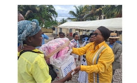 Remise d'un échantillon de kits d'hygiène par l'UNFPA Congo